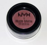 SOMBRA MATTE NUDE NYX - COR: SKINNY DIP