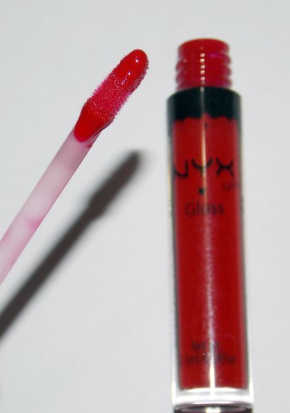 GlOSS NYX - COR: TRUE RED